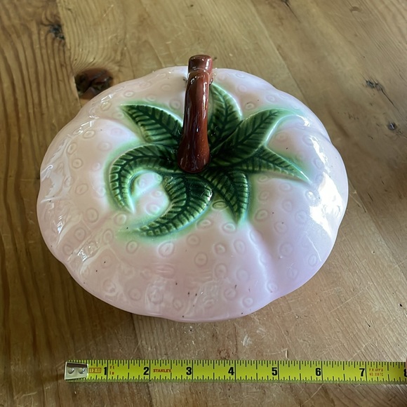 Two Vintage Strawberry Canisters USA Pottery - Picture 11 of 11